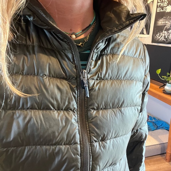 REI Women's Dark Green Puffer Jacket - Picture 7 of 11